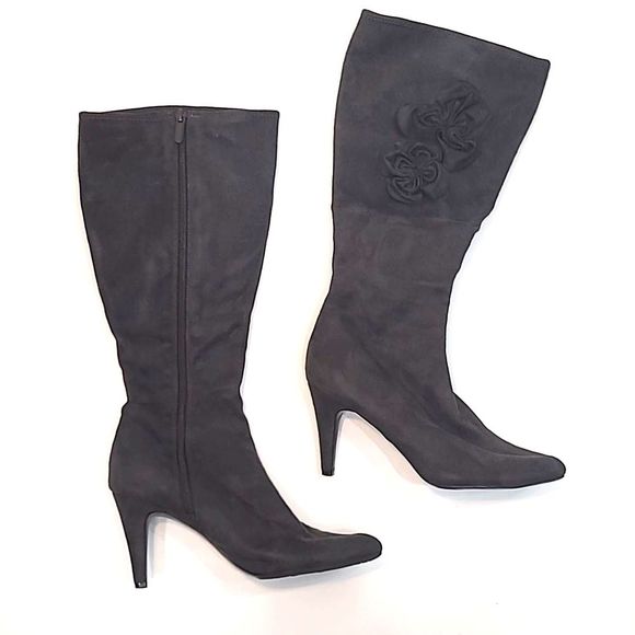 Velvet Heart Rosa Knee-High Boot Pointed Toe Stiletto Floral Accent Side Zipper - Picture 2 of 16